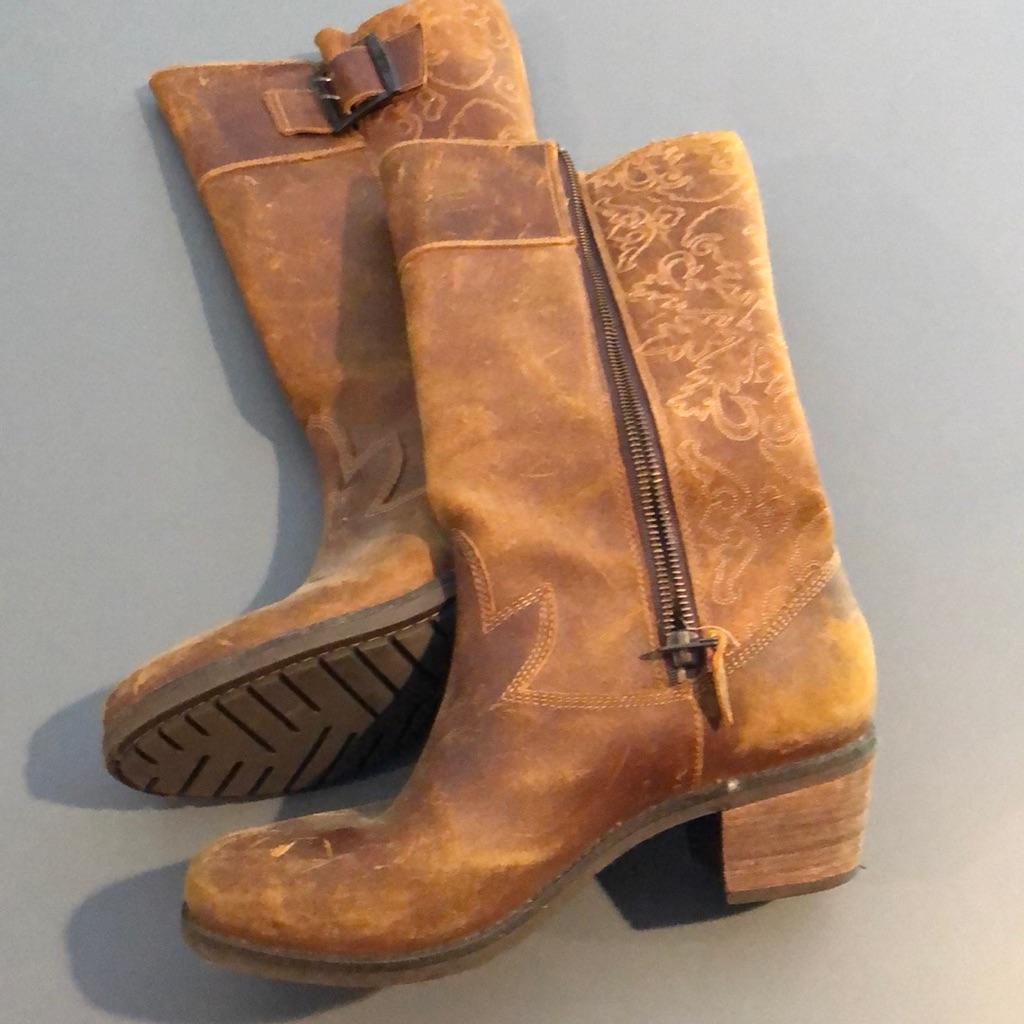 Womens Olukai Boots Womens Size 8